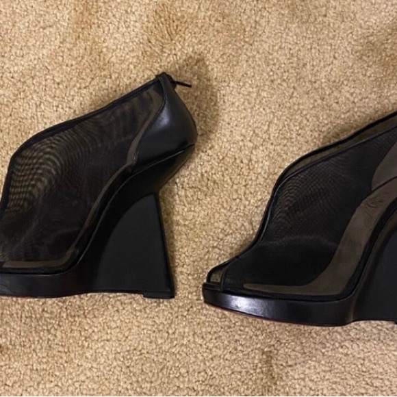 🌹 Christian Louboutin Janet Wedges Booties 🌹 - Picture 4 of 10